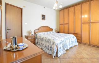 2 Bedroom Nice Home In Viareggio - Viareggio - 2