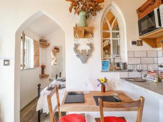 Chateau Petit - Caersws - 3