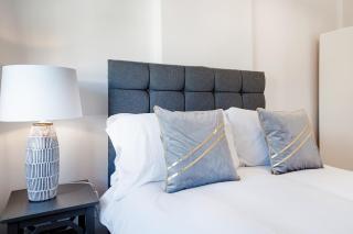 London Paddington Station Apartments - 9