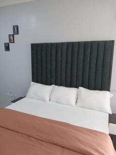 OD-V!CK'S CLASSIC, Wuse 2 extension, upscale Jahi district WiFi,24hr power,security, dstv - Abuja - 1