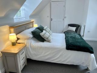 The Coach House - with hot tub - 1