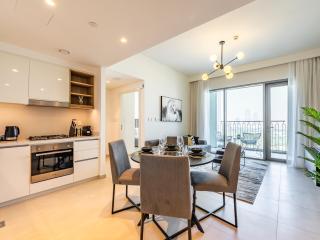 Captivating 1Br in Downtown Views II - Dubai - 5