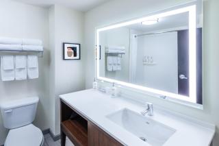 Holiday Inn Hotel & Suites Tulsa South by IHG - Tulsa - 4