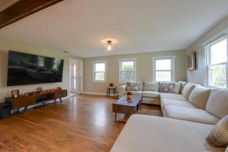 Spacious Oxford Home with Pool - 4 Mi to Lake! - - 7