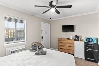 Dry Dock Inn - Carolina Beach - 4