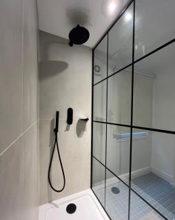 Hyde Park Suite - One Bedroom - 3