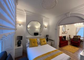 Hyde Park Suite - One Bedroom - 9