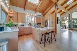 Decks and Lake Tahoe Views Secluded Mtn Cabin! - Incline Village - 1