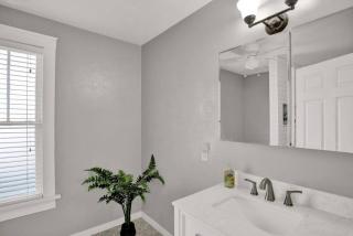 1940 cottage seen on FYI, 2bd 2ba - Gainesville - 6