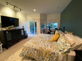 HUGE Open Concept Living in Best Location - San Francisco - 6