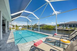BRAND NEW - Pool overlooking canal, Outdoor Grilling station - Villa Hummingbird House - Roelens - Cape Coral - 0