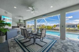 BRAND NEW - Pool overlooking canal, Outdoor Grilling station - Villa Hummingbird House - Roelens - Cape Coral - 9