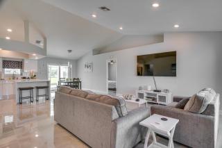 Furnished Lanai and Pool Sunlit Cape Coral Getaway! - Cape Coral - 5