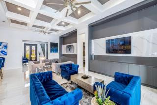 Upgraded 11 Bed Casino Mansion - 9