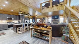 Lazy Bear Lodge cabin - 5