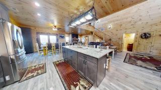 Lazy Bear Lodge cabin - 2