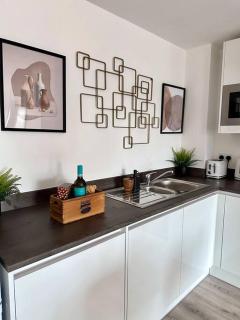 Central Derby Urban 2 Bedroom Flat - An Oasis of Elegance! Free Parking and Wifi suitable for families and professionals - Derby - 8