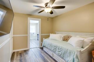 Riverfront Arkansas Abode - Furnished Deck and Grill - Mount Ida - 2
