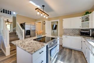 Riverfront Arkansas Abode - Furnished Deck and Grill - Mount Ida - 3