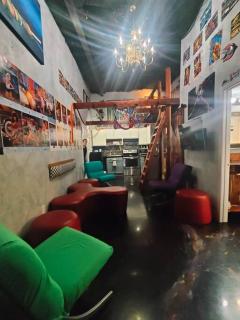 Downtown Chop Shop house, HUGE garage pets allowed - Fort Smith - 3