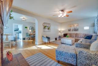 Charming Getaway, Walk to Windsor Lake and Downtown! - Windsor - 5