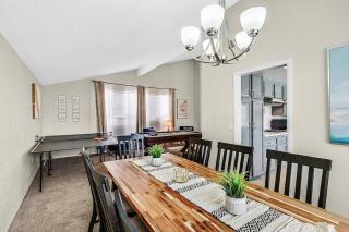 4BR Family Home, Private Pool & BBQ, Near Strip - 3