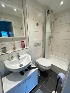 Koblenz - eigenes Bad,Küche - Wifi - Parkplatz - 2 OG - Koblenz - 5