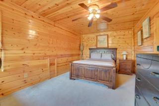 Riverfront Cheboygan Cabin with Kayaks and Dock! - Cheboygan - 6