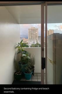 cozy studio a couple blocks away from the beach! - Honolulu - 1