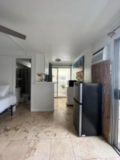 cozy studio a couple blocks away from the beach! - Honolulu - 8