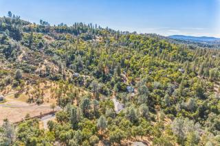 Newly Renovated Retreat on 6 Acres, Discover Murphys Lodge with Scenic Views! - 2