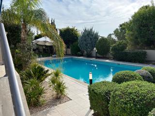 SeaView 6 Bedroom Villa & Private Pool - Limassol - 8