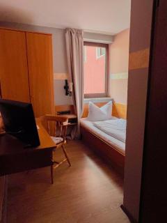 Gasthof zum goldenen Schiff - Lehm, Stil & Altstadtflair - 8