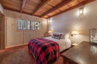 3BR Tahoe Donner Cabin with HOA Perks like Pools Hot-Tub Minutes to Trails Lake Golf - Truckee - 1