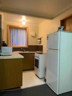 Wombats Den A warm and cosy semi underground retreat - 5