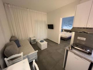 Niriides Hotel Apts Studios - 8