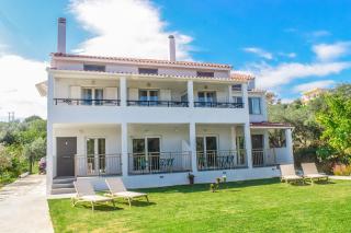 Ktima Holiday House - Skiathos Town - 8