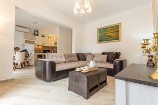 Villa Capitis in the center- Luxury apartment with swimming pool - Hvar (Lesina) - 0