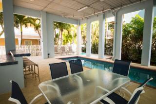 102 6Th St S- Upstairs Home - Bradenton Beach - 0