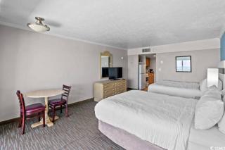 Oceanfront Studio Escape Waves at Your Doorstep 1106 - Myrtle Beach - 8