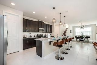 Luminous Hacienda Pool Getaway - Kissimmee - 9