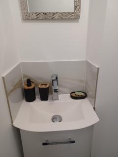 Petite maison cosy wifi avec terrasse - Montigny-le-Gannelon - 2
