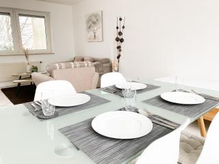1-4 Pers. Moderne 2-Etagen-Wohnung - nur 0,3 km vom Zentrum - Remscheid - 2