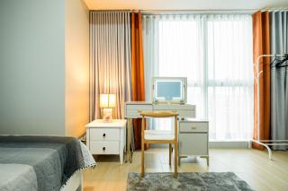 Luxurious 2 Bedroom in Uptown BGC Taguig - Manila - 7