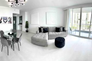New Luxury Water Front Condo - Fort Lauderdale - 2