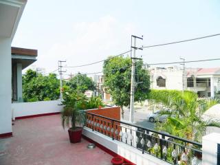 Ankhi's Villa with Parking - Amritsar - 4