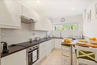 3 Bedroom Mews Home - Clapham Common - Free Private Parking - Sleeps 5 - Newly Refurbished - Sweetpea & Pillow Properties - 8