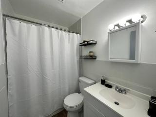 GREAT VALUE Stylish Queen Beds WD Free Park - Schenectady - 7