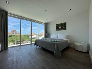 Palm Royal Condo - Palm-Eagle Beach - 2