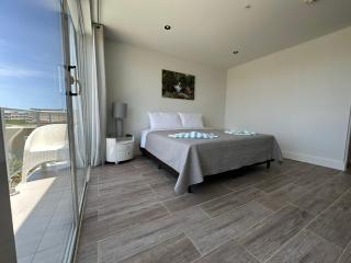 Palm Royal Condo - Palm-Eagle Beach - 1